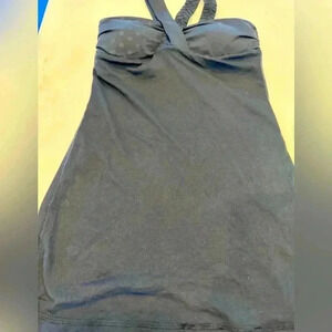 Lululemon black sports bra & tank combo. Criss cross front straps size 4